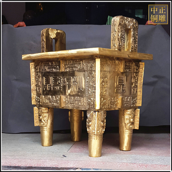 中國古代銅鼎擺件鑄造.jpg 中國古代銅鼎擺件鑄造.jpg
