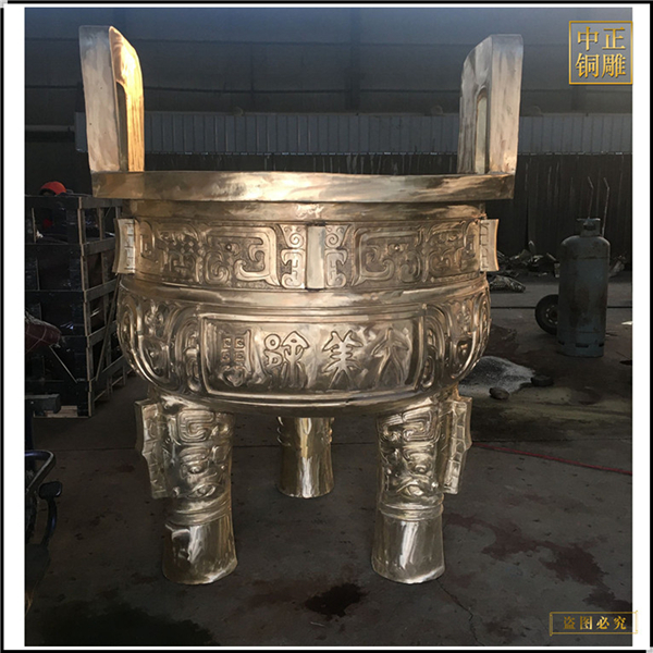 供應(yīng)圓形銅鼎.jpg 供應(yīng)圓形銅鼎.jpg